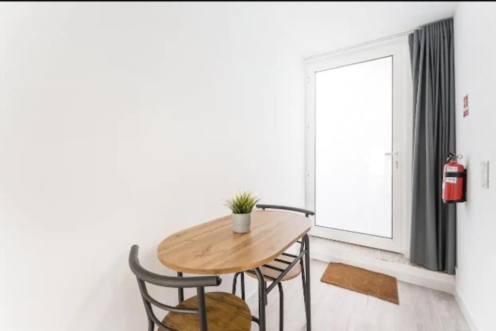 Opo - Fantastic Studio With Garden OOporto Esterno foto